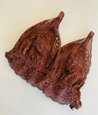 TOP LOLLA EM RENDA BLACK