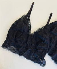 TOP LOLLA EM RENDA BLACK