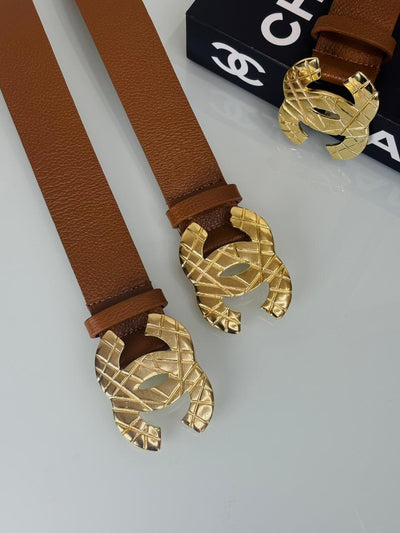 CINTO CLARA MARROM COURO COM FIVELA METAL (TAMANHO G)