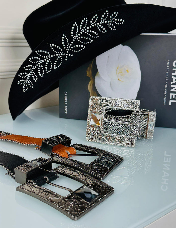 CINTO REALEZA EM STRASS COM MAX FIVELA - MARROM