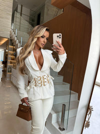 CONJUNTO MADEMOISELLE OFF - BLAZER COM 3 CINTOS FAIXA COM FIVELA EMBUTIDOS E CALÇA SKINNY MONTARIA