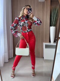 BODY EM TULE FLORAL VERMELHO