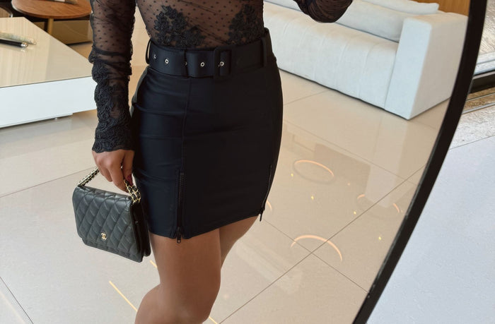 SAIA PRADA ORIGINAL COM CINTO E DETALHES EM ZIPER