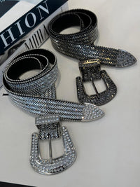 CINTO GLAM EM STRASS COM MAX FIVELA