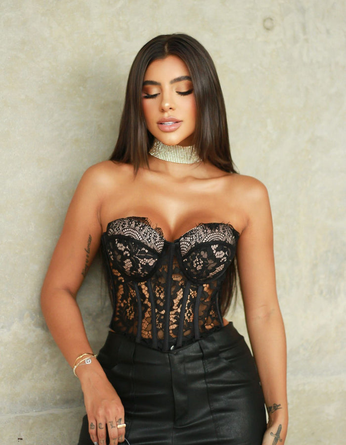 CORSELET RENDA FRANCESA COM BARBATANAS BLACK